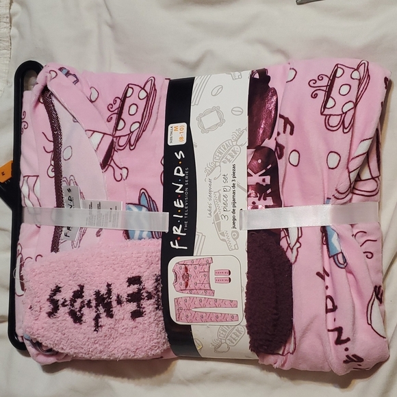 Friends 3 piece PJ  Set - Picture 6 of 7